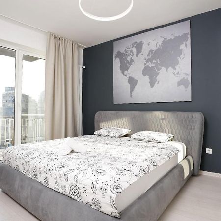 2 Bedroom Apartment With Amazing View In City Center Бухарест Экстерьер фото