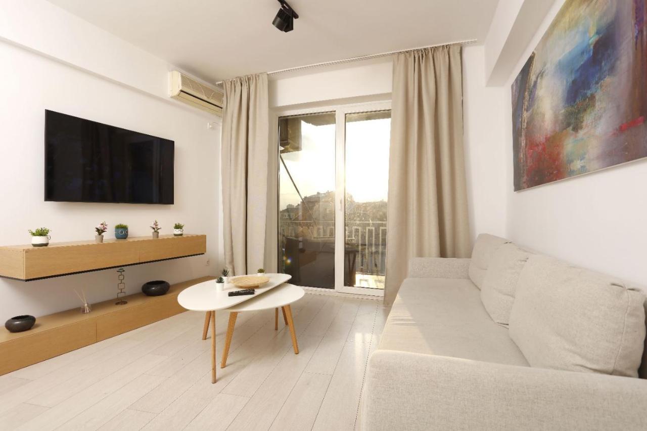 2 Bedroom Apartment With Amazing View In City Center Бухарест Экстерьер фото