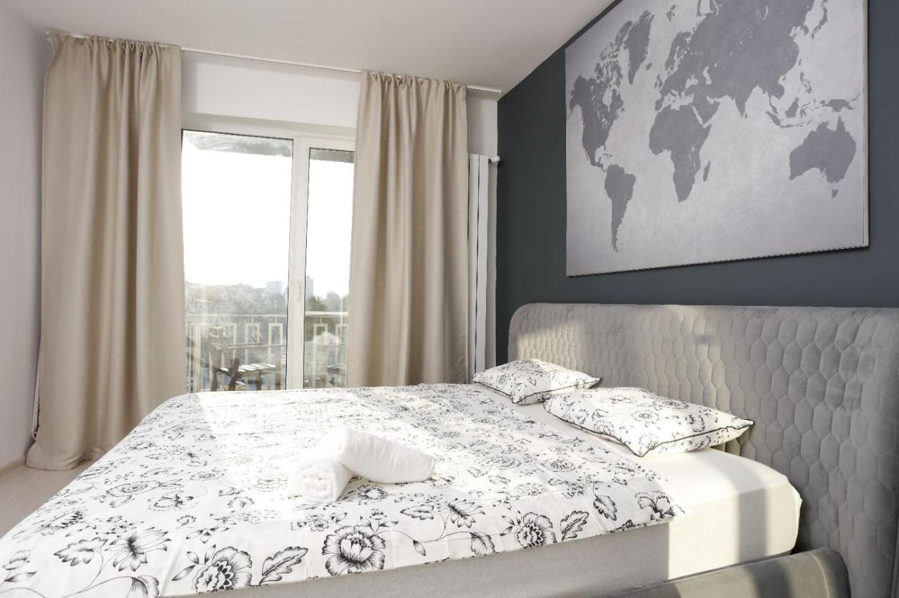 2 Bedroom Apartment With Amazing View In City Center Бухарест Экстерьер фото