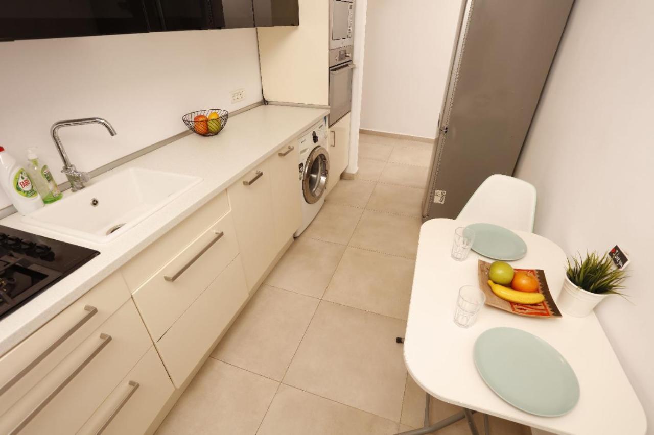 2 Bedroom Apartment With Amazing View In City Center Бухарест Экстерьер фото